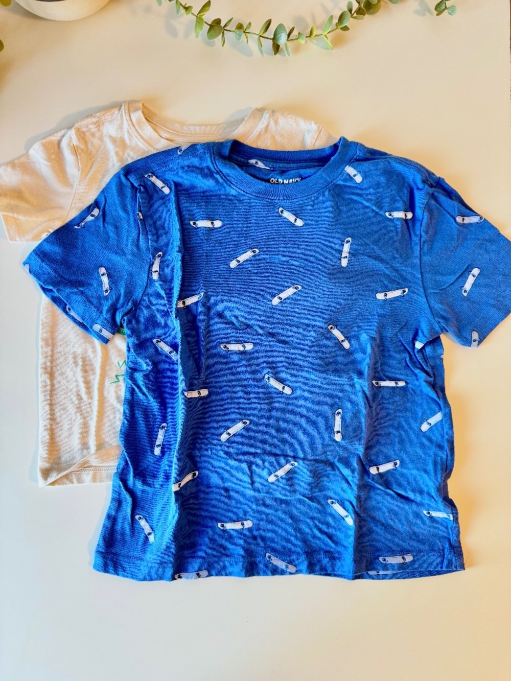 Boys Graphic T-Shirt Bundle Old Navy & Cat & Jack 2-Pack Skateboard Size 5-7
